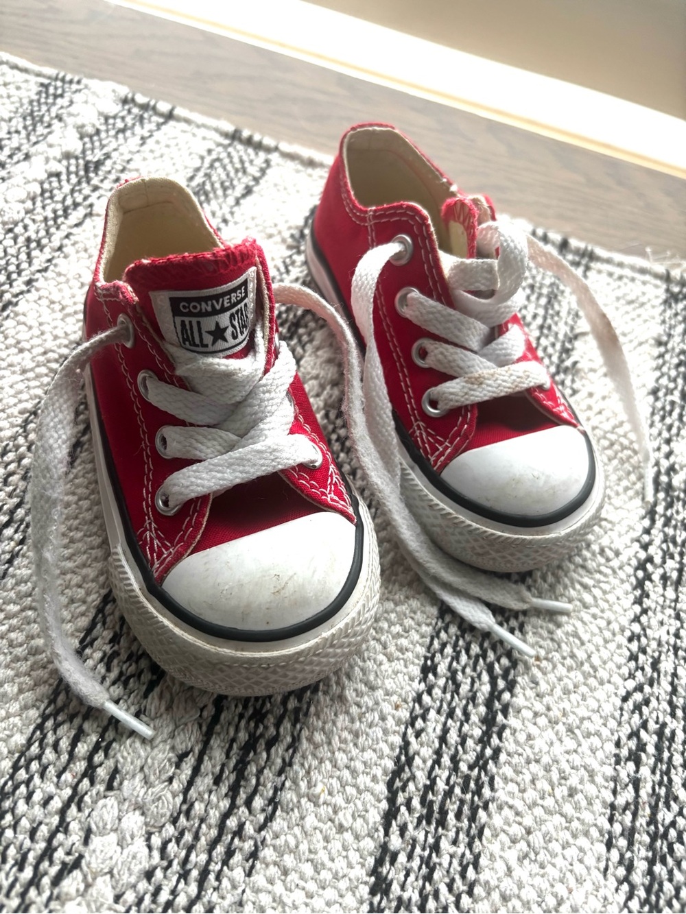 Converse Kids Red Low-Top Canvas Sneakers, toddler size 5